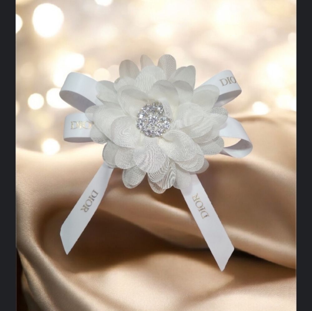 Dior White Floral Hair Comb